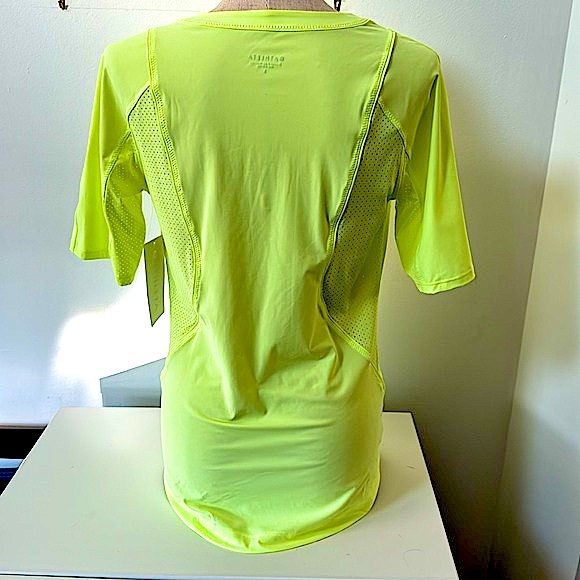 NWT !! ATHLETA Pacifica II Tee Rashguard Top - Picture 3 of 6